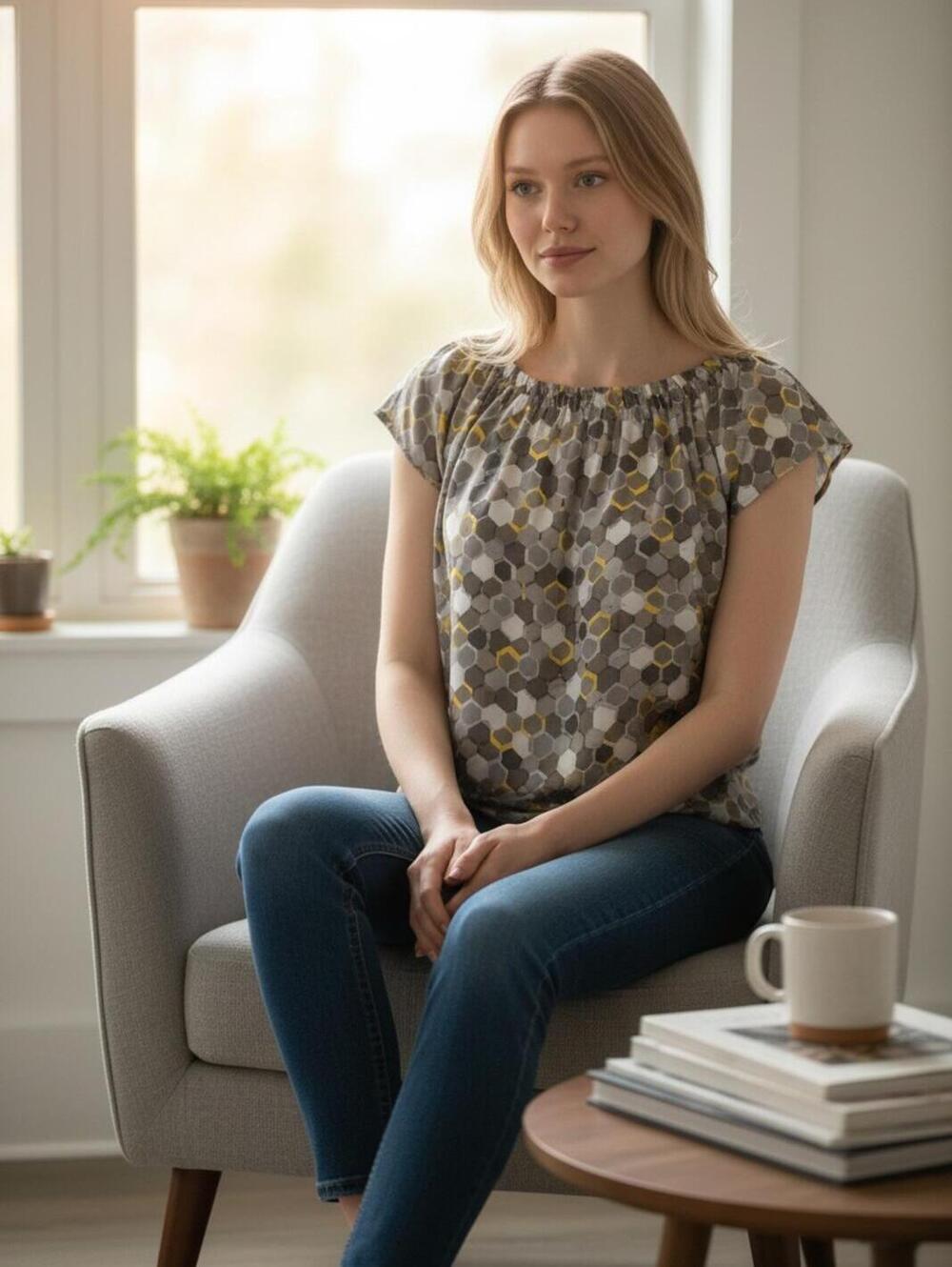Banana Republic Women's Geometric Print Short Sleeve Top Small Yellow Grey Top
